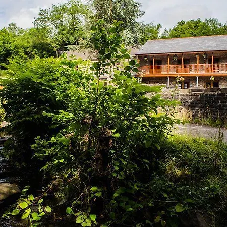 The Falcon Inn Retreat-3