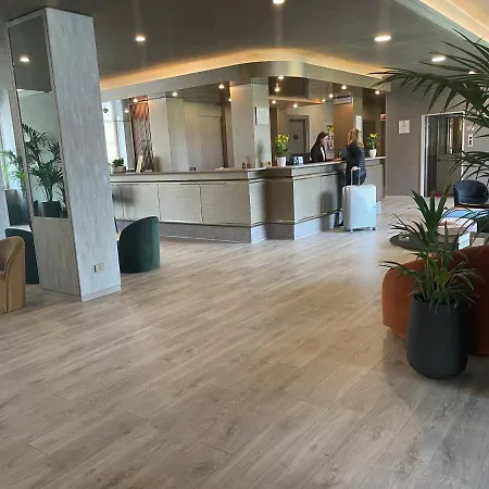 Hotel Embassy-2