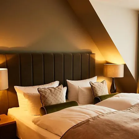 Fuchsbau Romantik Hotel & Spa Restaurant & Fox Bar-3