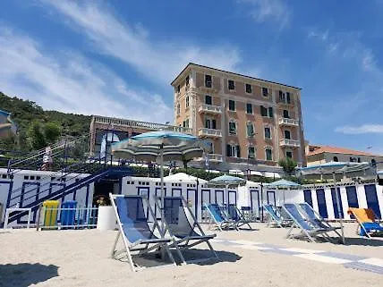 Hotel Monique-3