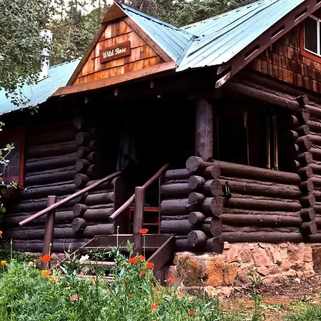 Pioneer Guest Cabins-2