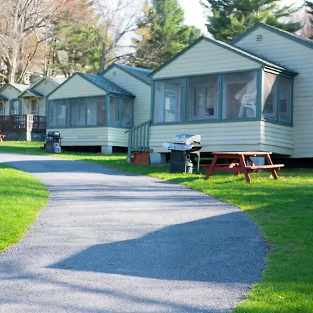 Fair Wind Motel And Cottages-3
