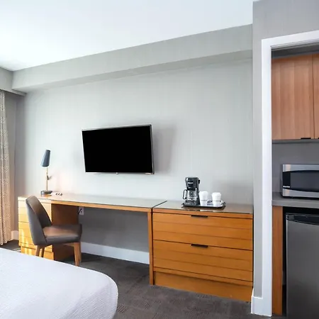 Sandman Hotel Hamilton-2