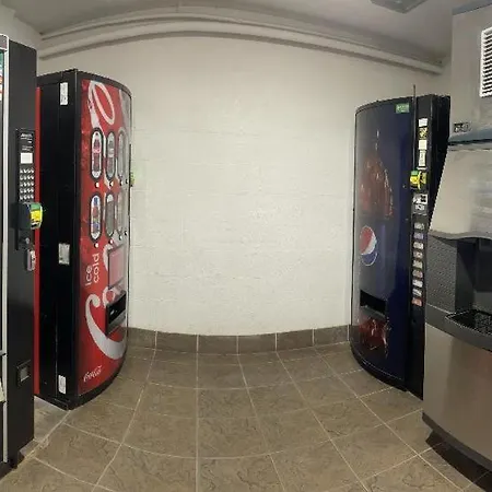 Regal 8 Inn & Suites-2