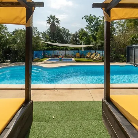 Gite Imagine Roussillon Residence Privee Avec Piscine - 8 Personnes-3