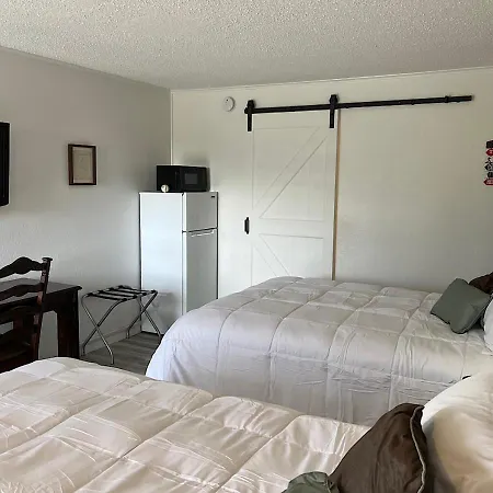 Ballparks Inn-3