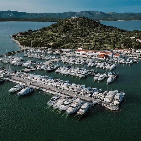 Hotel Stomorin-Marina Hramina-2