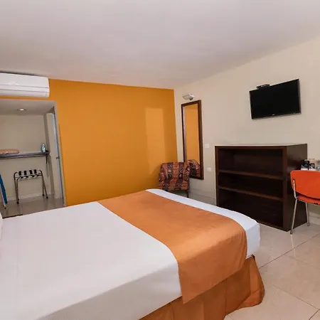 El Camino Hotel&Suites-3