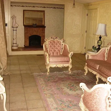 Shady Lady Bed And Breakfast-3