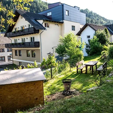 Gastwirtschaft Hold-3