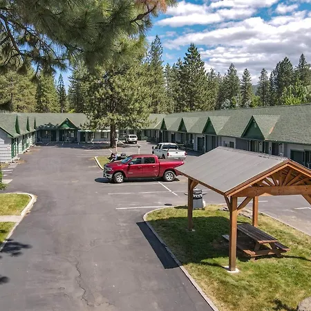 Green Gables Motel & Suites-2
