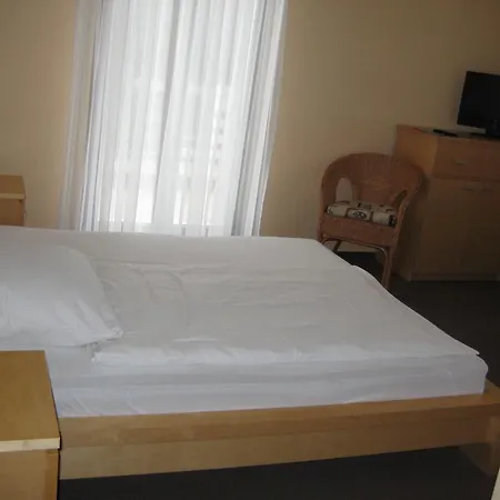 Hotel Haus Bergblick-3