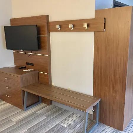 Holiday Inn Express & Suites Houston - Memorial Park Area By Ihg-2