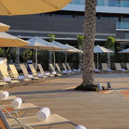 Yas Plaza Bay-3