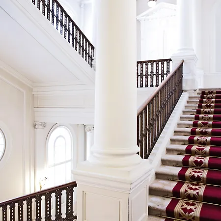 Palais Coburg-2