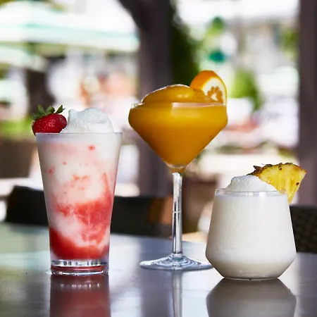 Kimpton Surfcomber Hotel By Ihg-2