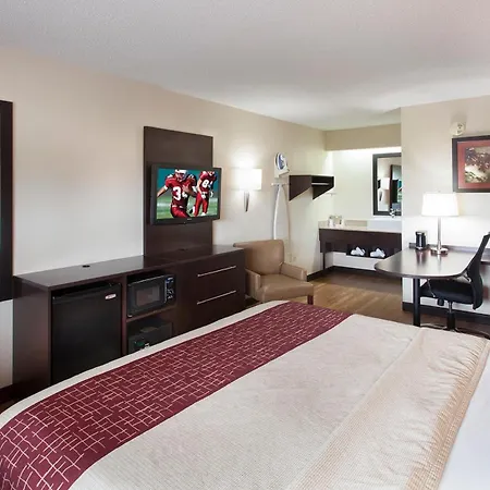 Red Roof Inn Plus+ Philadelphia Airport-2