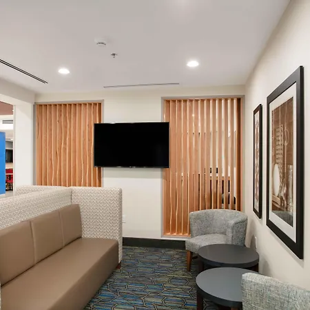 Holiday Inn Express & Suites Oakhurst-Yosemite Park Area By Ihg-2