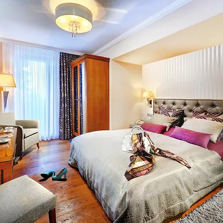 Grand Hotel Praha-3
