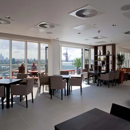 Hyatt House London Stratford - Aparthotel-3