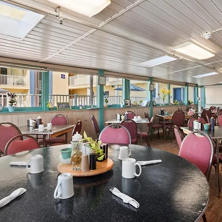 Howard Johnson By Wyndham Ocean City Oceanfront-2