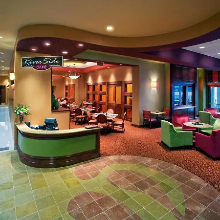 Embassy Suites East Peoria Hotel And Riverfront Conference Center-3