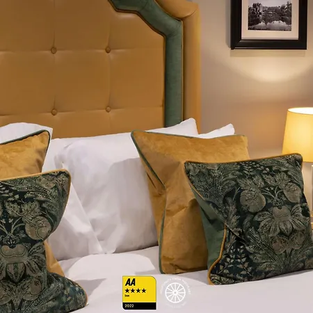 The Tudor House Hotel, Tewkesbury, Gloucestershire - The Coaching Inn Group-3