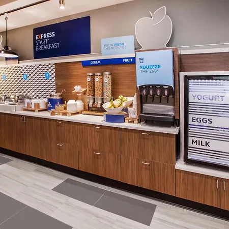 Holiday Inn Express & Suites - Chadron By Ihg-3