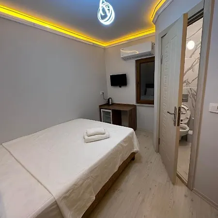 Pilot Hotel-2