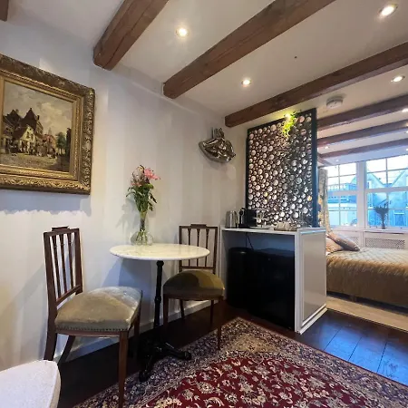 The Smallest Hotel In Amsterdam-3
