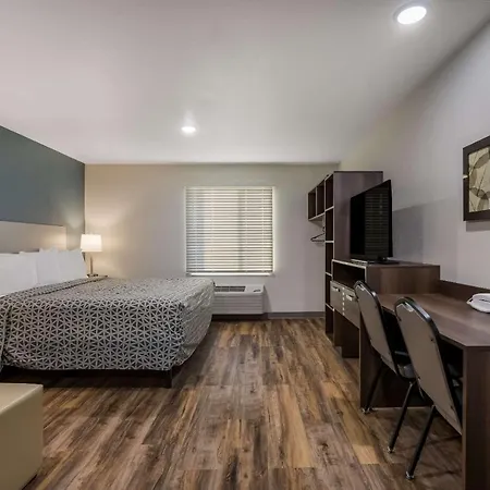 Woodspring Suites Milwaukee - Menomonee Falls-2