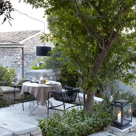 Torri E Merli Hotel By Ghh-2