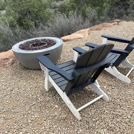Canyon Rim Domes - A Luxury Glamping Experience!!-2