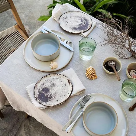 Tallowwood House Luxury Bed & Breakfast-3