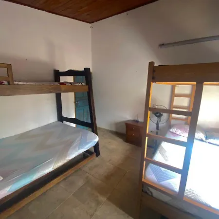 Tahamies Hostal - Artesanos Y Turistas.-3