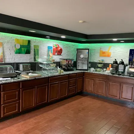 Quality Inn And Suites Middletown-Franklin-3