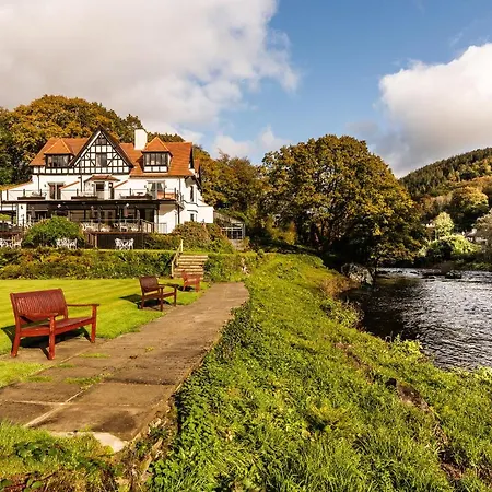 Craig-Y-Dderwen Riverside Hotel-2