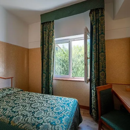 Hotel Mary-3