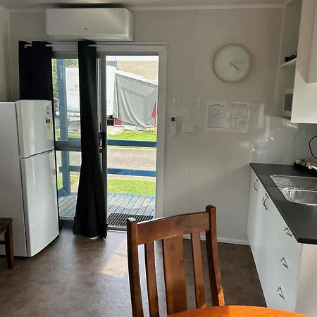 Batemans Bay Holiday Park & Hostel-2