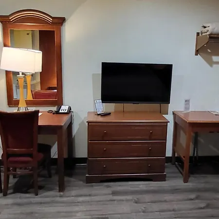 Super 8 By Wyndham Canton/Livonia Area-3