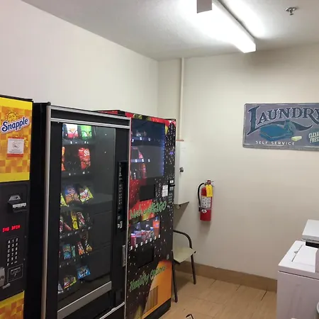 Suburban Studios by Choice Hotels: New Rooms with Kitchens & Premium Amenities-2