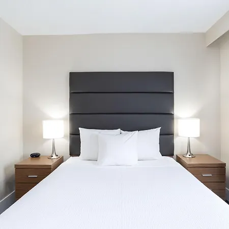 Sandman Hotel Grande Prairie-2