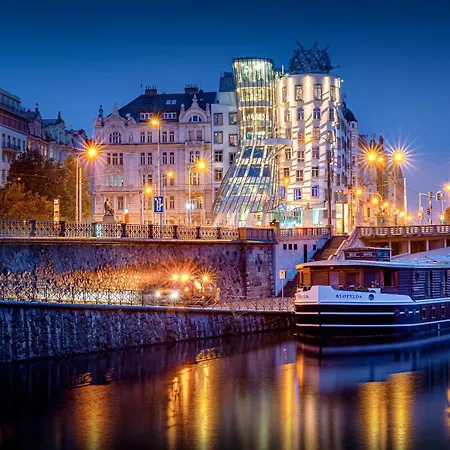 Dancing House Hotel - Tancici Dum-3