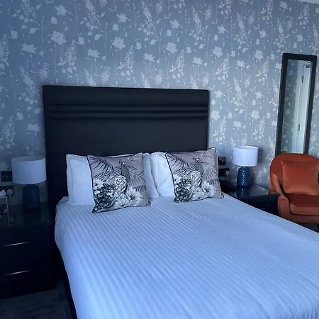 The Pines Hotel-2