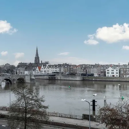 Easyhotel Maastricht City Centre-3