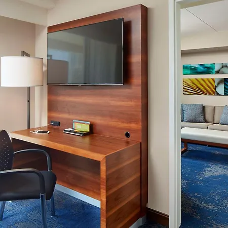 Hilton Garden Inn Waikiki Beach-3