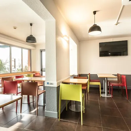 Ibis Budget Bourges-3