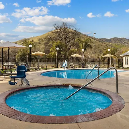 Comfort Inn & Suites Sequoia Kings Canyon-2