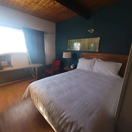 Rosthern Hotel-2