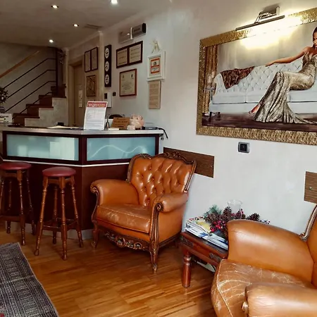 Aurelia Garden Gold B&B-3